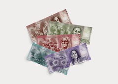 Nu lyfter barnrättsorganisationen Majblomman sitt förslag om ett ensamförsörjartillägg till barnbidraget. Det gör man i en kampanj med symboliska sedlar, där ensamförsörjande mammor berättar om sina barns vardag. Sedlarna är skapade av illustratören Mikael Selin i samarbete med Forsman Bodenfors, som med stor generositet tagit fram kampanjen.