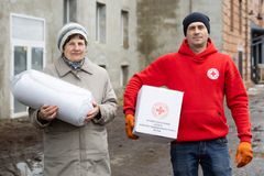 Sida ger humanitära stöd till äldre och funktionsnedsatta som finns kvar vid frontlinjen via Svenska Röda Korset. Stödet genomförs sedan av Ukrainska Röda Korset som här i Sumy-regionen.