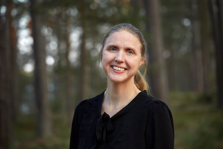 Malin Wohlert vid Uppsala universitet är mottagare av 2026 års Kompetensutvecklingspris från Stiftelsen Gunnar Sundblads forskningsfond. Fotograf: Johan Olsson