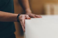 Svenska folket uppfattar trä som det bästa materialet ur miljösynpunkt, enligt en ny undersökning där över 3000 personer intervjuats.