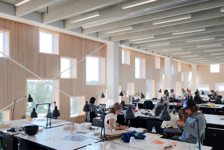 Träslaget riktar sig till blivande arkitekter. Bild från Arkitekthögskolan vid Umeå Universitet.