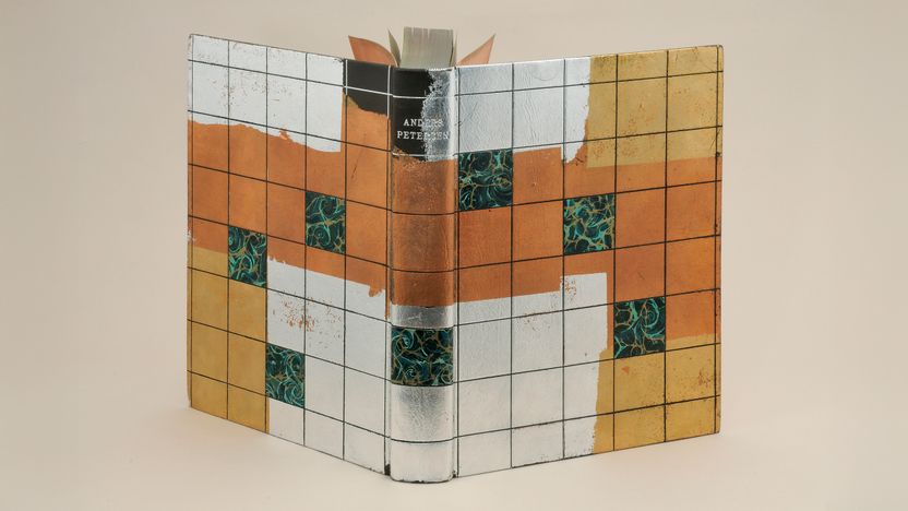 Unik samling handbundna böcker visas för allmänheten