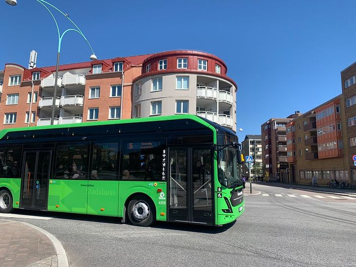 Intäkterna från trängselskatten hade kunnat gå till att bland annat utveckla kollektivtrafiken.