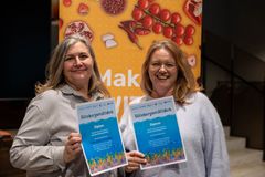 Två av tre finalister. Maria Bodestig och Josefin Malmer på bild. Frånvarande: Malin Boban.