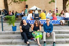 Jasmine Soufi (mitten) och Joakim Hillberg - projektledare Food Fest Gothenburg