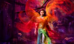 Feline Andersson spelar Kim i Miss Saigon.