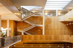 I utställningen "Asplund och rådhuset" på Röhsska museet visas fotografier, skissmaterial och originalföremål från rådhuset.