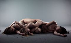 I utställningen Kropp. Ideal, blick, frihet visas bland annat Julia Pierones verk Ocean Dream.