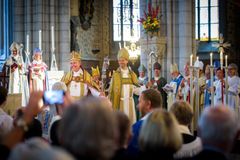 Mikael Mogren biskopsvigdes 6 september 2015 i Uppsala domkyrka tillsammans med Johan Dahlman (Strängnäs stift).