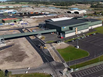 Drönarbild på Tekniska verkens nyinvigda sorteringsanläggning på Gärstadområdet i Linköping.