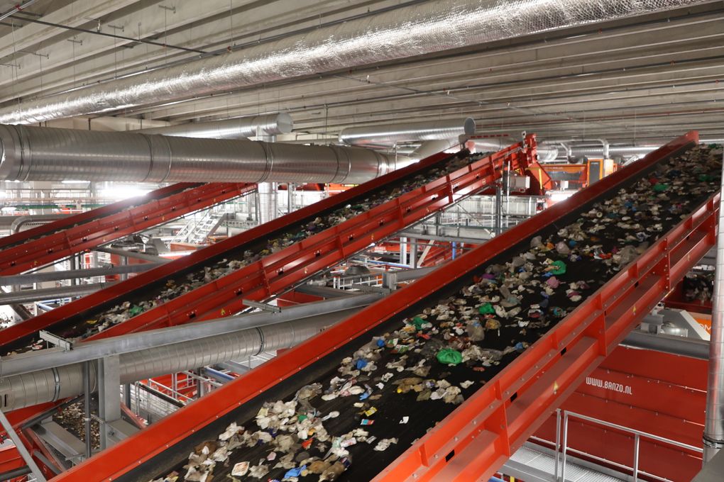 Sorteringsband för restavfallet.