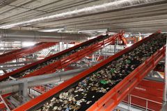 Sorteringsband för restavfallet.