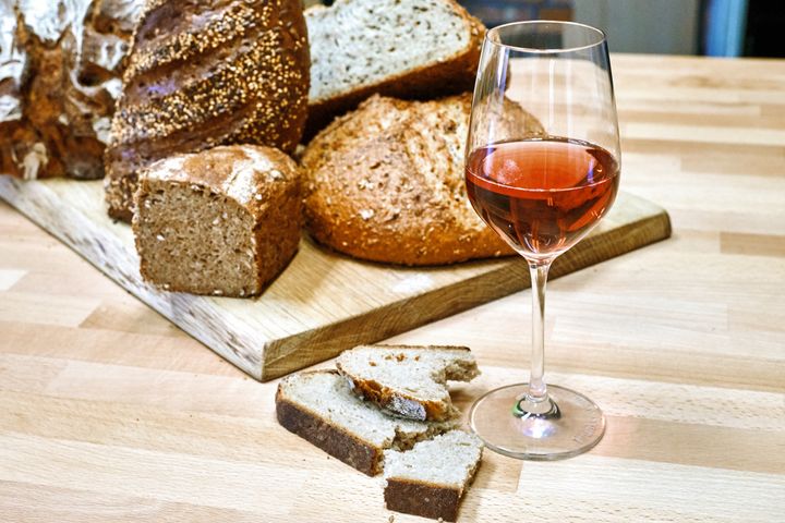 Bröd och vin är huvudingredienserna hos en Heckenwirtschaft
