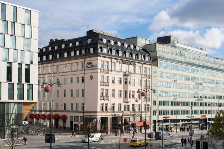 Olav Thon Gruppen har köpt Vasagatan 20 i Stockholm och öppnar Thon-hotell här 2025.