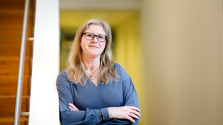 Det är positivt om de gröna näringarna får undantag, men det är samtidigt obegripligt att regeringen inte anser att kollektivavtalad lön ska gälla, oavsett varifrån i världen den anställde kommer säger Emma Terander, arbetsmarknadschef Gröna arbetsgivare