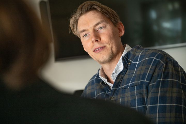 Vi ser en snabbt försämrad framtidstro i och med att företagen flaggar för försämrad lönsamhet i kombination med låga investeringar, säger Joakim Wirén chefsekonom Gröna arbetsgivare