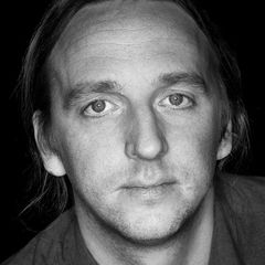 Närbild på Martin Schibbye.