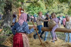 Den 27–28 september 2025 bjuder Skansen in till den traditionsenliga Höstmarknaden.