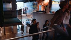 Gymnasieelever på Skansens östersjöcentrum Baltic Sea Science Center.