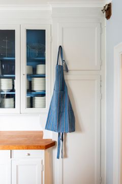 Förkläde Västerbotten, 449 kronor.