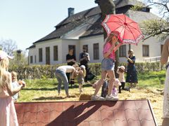 Balansera på taknocken som Madicken.