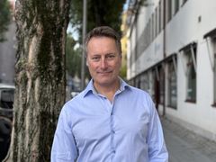 Mats Karlsson tilldelas Polhemspriset 2025 för banbrytande innovationer inom internetuppkoppling i kollektivtrafiken.