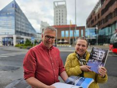 Kommunstyrelsens ordförande Mathias Bohman (S) och stadsarkitekt Lena Nordenlöw tar med sig Idékatalogen och medverkar i kommunens seminarium om det offentliga rummet.