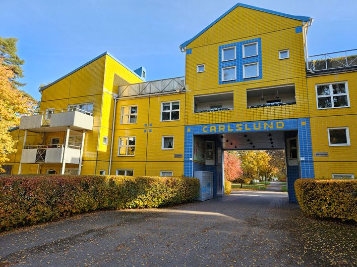 Carlslund hör till de bostadsområden som kom till genom Bo85 i Upplands Väsby.