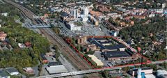 Vy över området som detaljplanen gäller. Cirka 880 bostäder kommer att byggas i området som en gång var industrins vagga i Väsby. Bilden togs 2019.