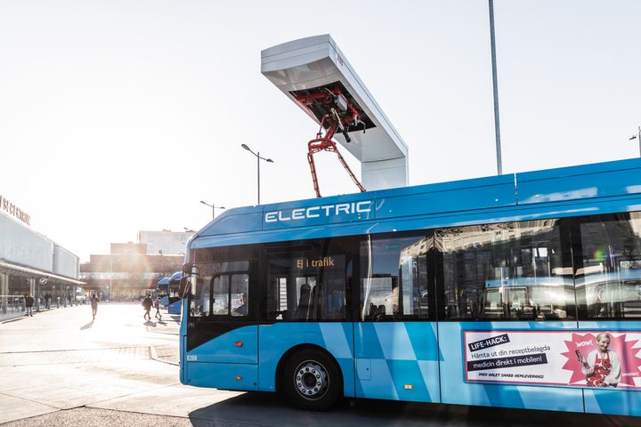 Nu elektrifieras linje 1,2 och 3 i Stenungsund. Fotograf: Eddie Löthman.