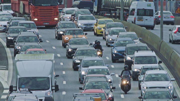 Om vi gör våra bilar kollektiva och delade får vi mindre koldioxid i luften och mer plats i våra städer.