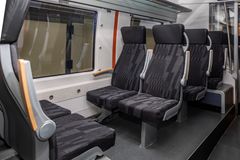 Tågens säten får ny klädsel. Fotograf: Eddie Löthman.