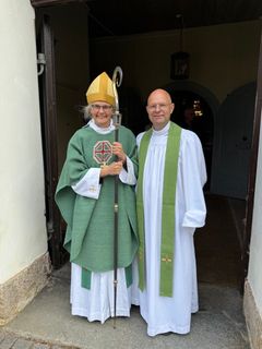 Anders Hedman kyrkoherde Norra Hagunda församlingoch biskop Karin Johannesson Uppsala stift.