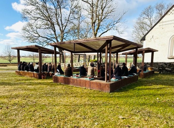 Utomhuskapellet Andrum vid Fröslunda kyrka i Lagunda församling.