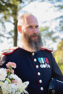 Klarinettisten, riksspelmannen och militärmusikern Pontus Estling medverkar på Oktoberstämman med Arméns musikkårs folkmusikensemble och spelar också till lyhörd dans. Foto: Pressbild