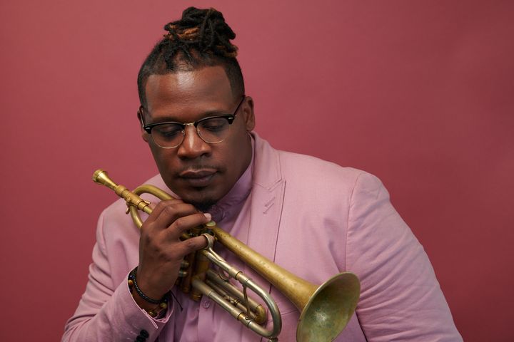 Den amerikanske jazzstjärnan Keyon Harrold har hyllats som "trumpetens framtid". I maj kommer han till UKK och Jazzhörnan. Foto: Kwafu Alston