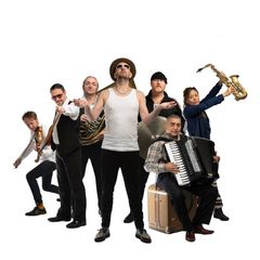 Ösiga balkan- och gypsybandet Tibble Transibiriska spelar på Folk och Världsmusikgalan i april på UKK. Foto: Pressbild