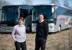 Syskonen Jennie och Henrik Högberg är delägare i familjeföretaget Högbergs Buss i Uppsala, som inleder ett nytt samarbete med UKK under 2025. Foto: JS Sverige