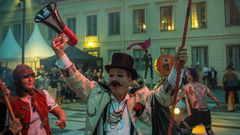 Jesper Nikolajeff är en svensk cirkusartist, knivkastare(!), cirkusteknikdesigner och regissör till julens show med Cirkus Cirkör på UKK. Han är också en del av Cirkus Cikörs konstnärliga råd. Foto: Pressbild