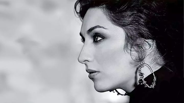 Den spanska flamencostjärnan Estrella Morente kommer till UKK den 1 december. Hon är en av genrens mest inflytelserika röster och rör sig fritt mellan tradition och förnyelse. Foto: Pressbild