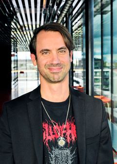 Björn Magnuson Lupo arbetar på UKK sedan 2023, och får nu rollen som produktionschef på programavdelningen. Foto: Magnus Hörberg