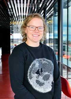 Elin Hedman är ny projektledare på UKK:s programavdelning. Hon har tidigare arbetat konsertproduktion på scener som Malmöfestivalen, Musikhjälpen, Liseberg och Pustervik. Foto: Magnus Hörberg