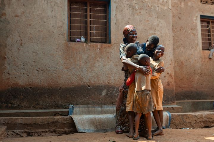 Den före detta flyktingen Jeanne och hennes familj fick stöd från UNHCR efter att ha återvänt hem till Burundi från Demokratiska republiken Kongo.