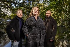 Redaktör och Blenda-värd Adam Svanell, reporter Julia Wiræus och producent Daniel Persson Mora. Foto: SvD