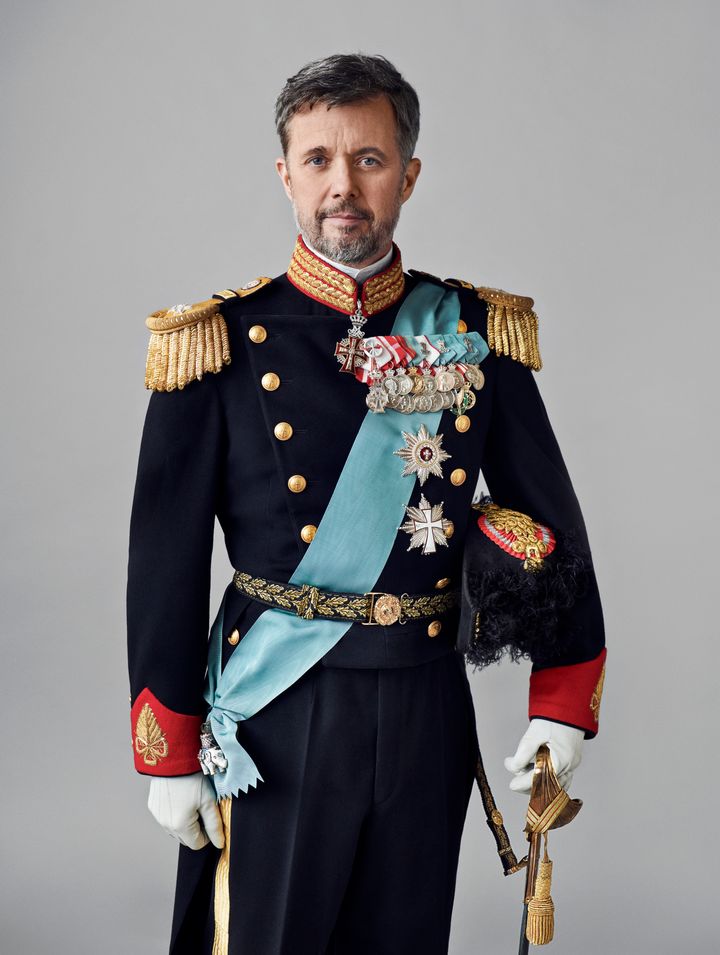 Galaporträtt av Kronprins Frederik. © Hasse Nielsen © Kongehuset