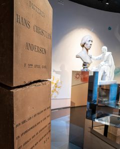 H. C. Andersens Hus får låna gravsten av Köpenhamn. Foto: Museum Odense