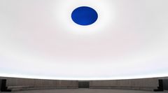 James Turrell - As Seen Below - The Dome, a Skyspace by James Turrell. Foto: Mads Smidstrup © ARoS, 2025. Taget i förbindelse med James Turrells besök i As Seen Below i juni 2025
