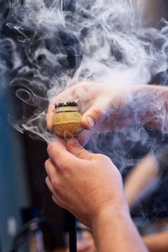 "Smokey Ball" är en av alla serveringar man kan få på restaurang Alchemist. Foto: Restuarant Alchemist