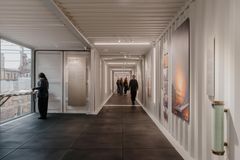 Besöks centrat erbjuder fin utsikt över Børsens återuppbyggnad. Foto: JAC studios