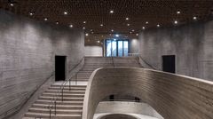 Interiör bild av den stora huvudtrappan till utställningarna i Statens Naturhistoriske Museum. Foto: Torben Eskerod ©